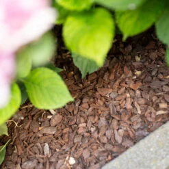 Stauden- & Rosenmulch, 2880l, 48 Sack à 60l 9 Stauden- & Rosenmulch, 2880l, 48 Sack à 60l -Stilvoller Gartenbedarfsladen 0960 rindenmulch 125174