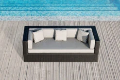OUTFLEXX Dreisitzer-Sofa, Schwarz, Polyrattan, 210x85x70cm, Inkl. Polster + Wasserfeste Kissenbox 14 OUTFLEXX Dreisitzer-Sofa, Schwarz, Polyrattan, 210x85x70cm, Inkl. Polster + Wasserfeste Kissenbox -Stilvoller Gartenbedarfsladen 2392 1 BOX 3 CGI.jpg